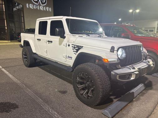 2021 Jeep Gladiator Overland