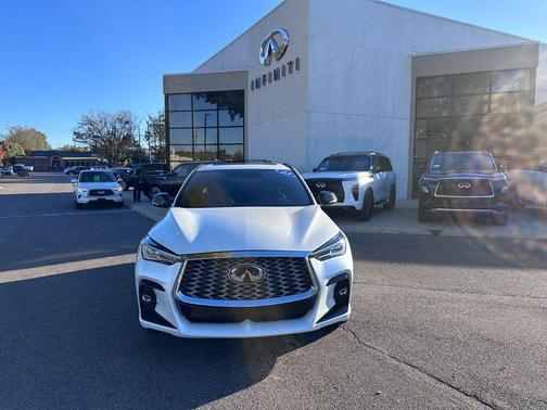 2023 INFINITI QX55 LUXE