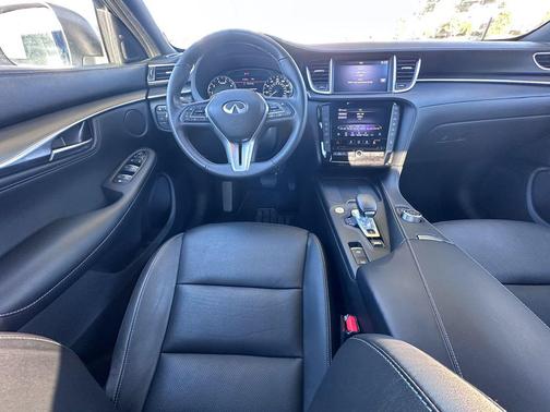 2023 INFINITI QX55 LUXE