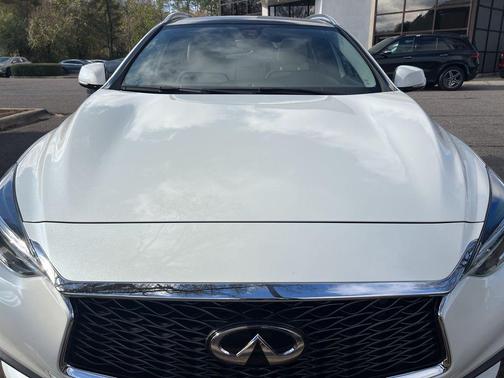 2019 INFINITI QX30 LUXE