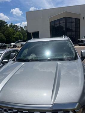 Sterling Metallic 2024 GMC Yukon Denali
