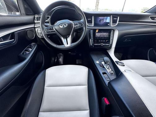 2022 INFINITI QX55 LUXE