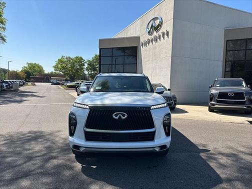 2025 INFINITI QX80 Luxe