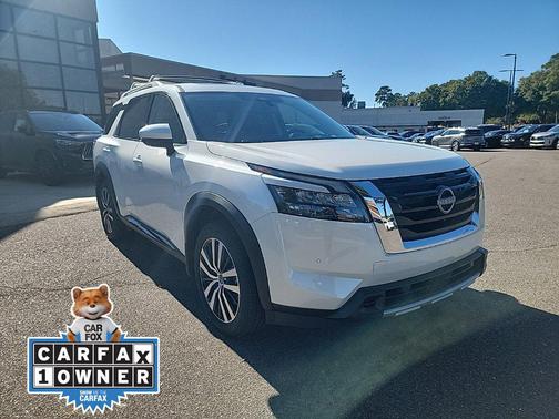 Everest White Pearl Tricoat 2025 Nissan Pathfinder Platinum FWD