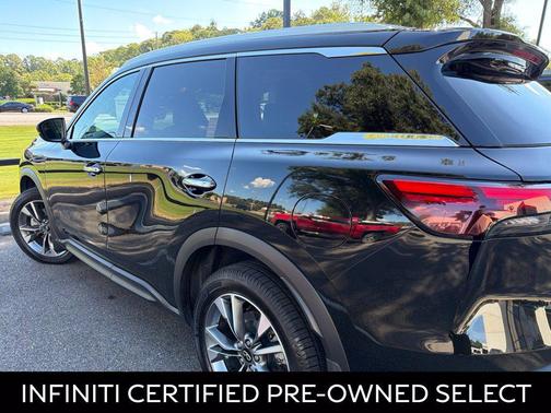 Mineral Black 2024 INFINITI QX60 Luxe