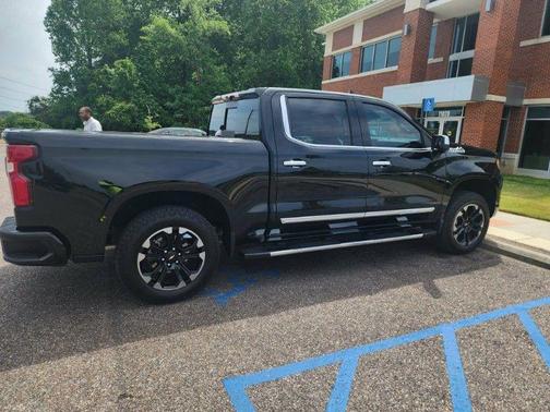 Black 2024 Chevrolet Silverado 1500 High Country