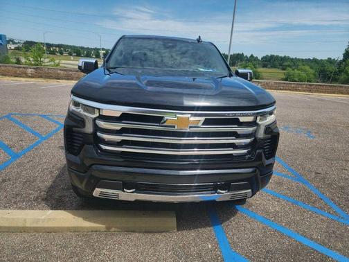 Black 2024 Chevrolet Silverado 1500 High Country