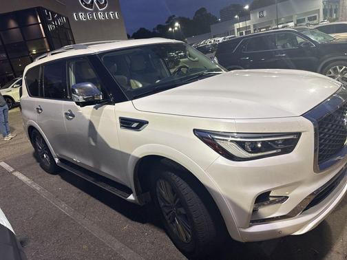 2021 INFINITI QX80 Luxe