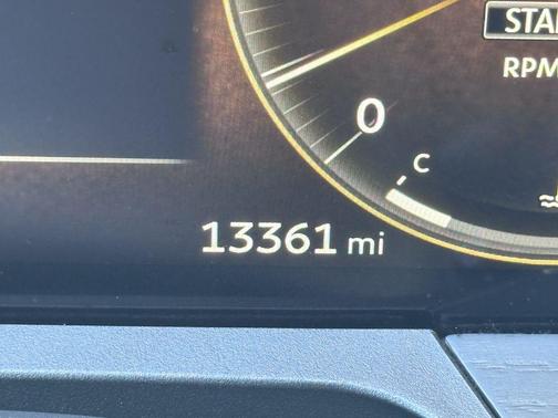 2025 INFINITI QX80 SENSORY AWD