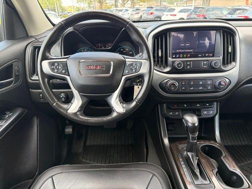 Desert Sand Metallic 2022 GMC Canyon Elevation