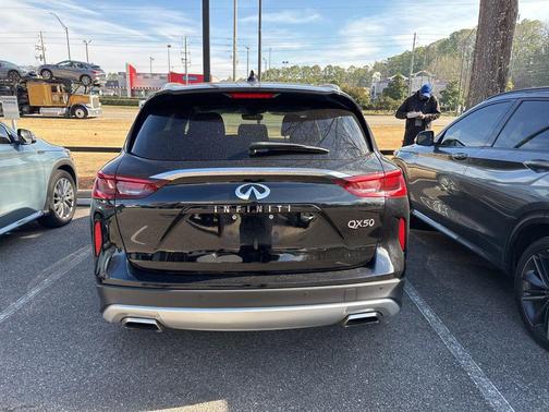 2023 INFINITI QX50 LUXE
