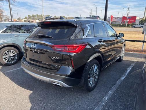 2023 INFINITI QX50 LUXE