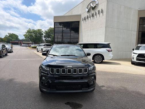 Diamond Black Crystal Pearlcoat 2023 Jeep Compass Latitude Lux