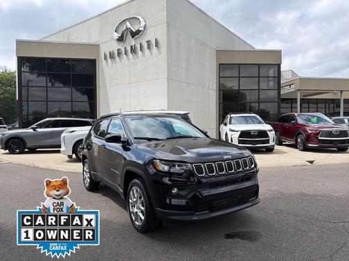 Diamond Black Crystal Pearlcoat 2023 Jeep Compass Latitude Lux