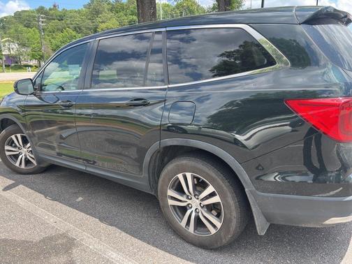 Dark Green 2017 Honda Pilot EX-L