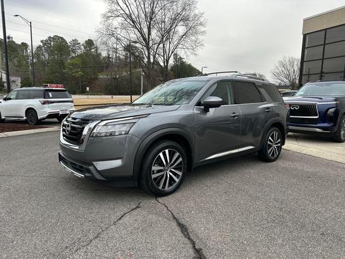2024 Nissan Pathfinder Platinum FWD