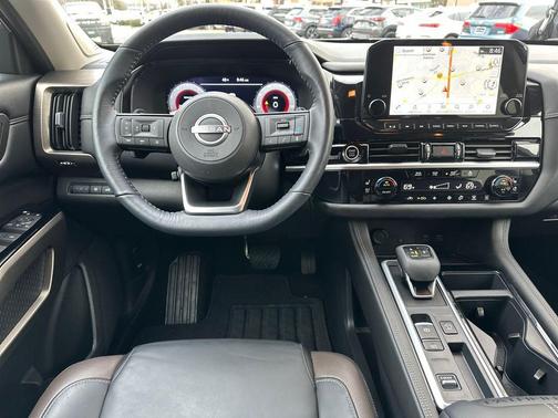 2024 Nissan Pathfinder Platinum FWD