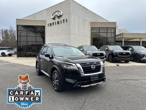 2024 Nissan Pathfinder Platinum FWD