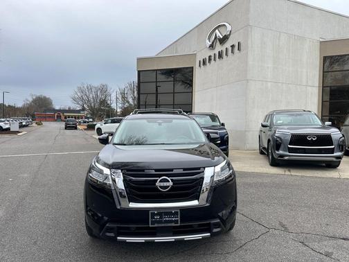 2024 Nissan Pathfinder Platinum FWD