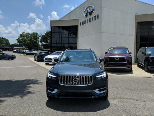 2024 Volvo XC90 B6 Plus Bright Theme 6-Seater