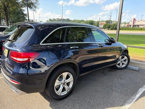 Lunar Blue Metallic 2018 Mercedes-Benz GLC 300 4MATIC