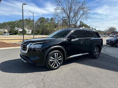 2024 Nissan Pathfinder Platinum FWD