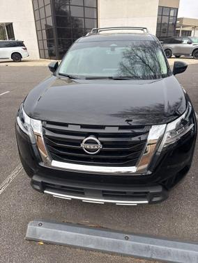 2024 Nissan Pathfinder Platinum FWD
