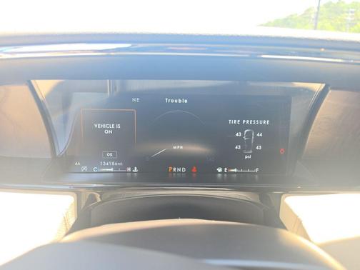 White Platinum Metallic Tri-Coat 2019 Lincoln Navigator L Reserve