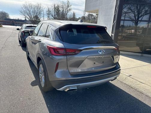 2023 INFINITI QX50 LUXE