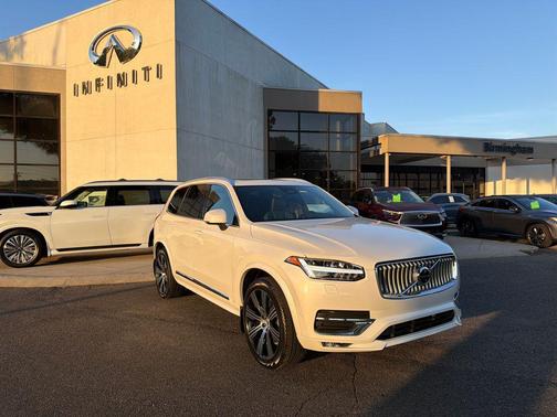 Crystal White Metallic 2023 Volvo XC90 B6 Ultimate 7-Seater