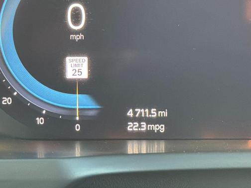 Crystal White Metallic 2023 Volvo XC90 B6 Ultimate 7-Seater