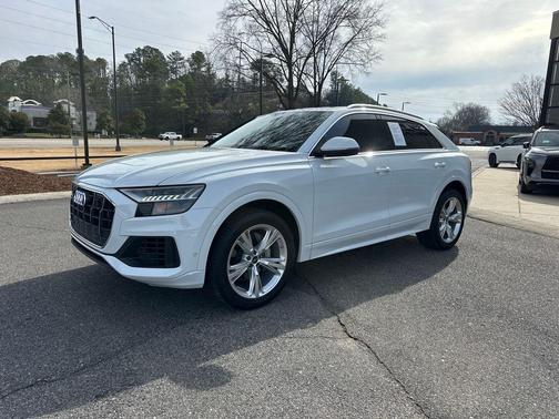 2023 Audi Q8 55 Premium Plus