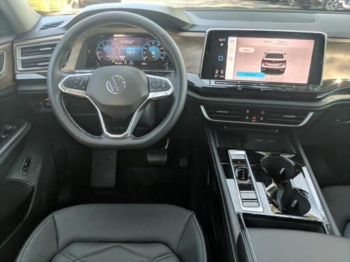 2025 Volkswagen Atlas 2.0T SE w/Technology 4MOTION
