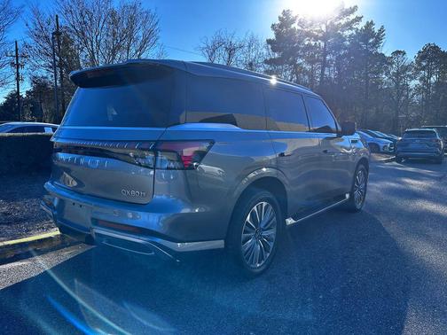 2025 INFINITI QX80 SENSORY AWD