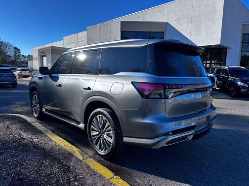 2025 INFINITI QX80 SENSORY AWD