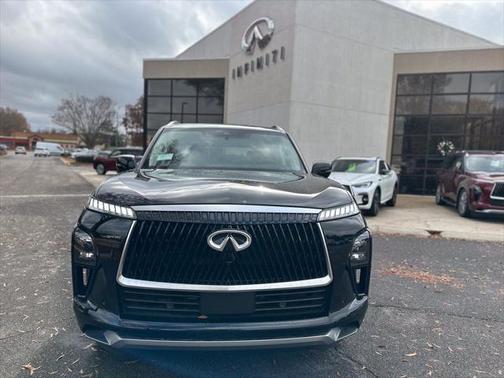 2025 INFINITI QX80 Luxe