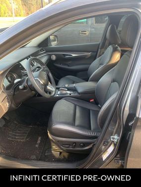 2023 INFINITI QX50 LUXE