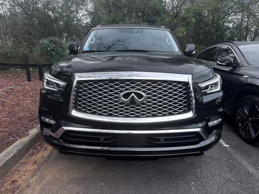 2022 INFINITI QX80 Luxe