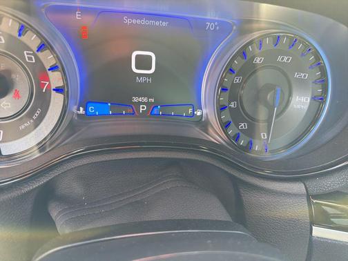 Bright White Clearcoat 2023 Chrysler 300 S