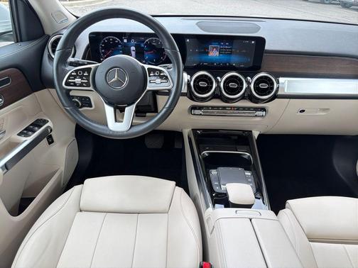 White 2022 Mercedes-Benz GLB 250 Base