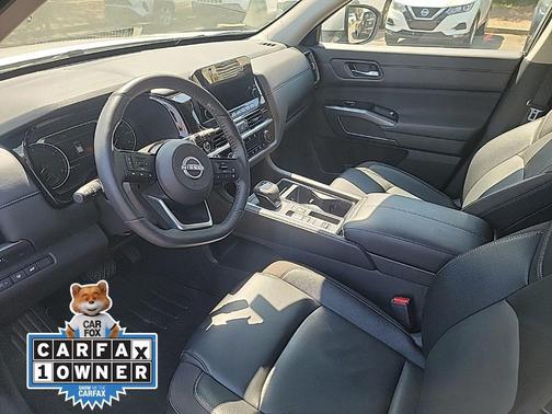 2024 Nissan Pathfinder SL FWD