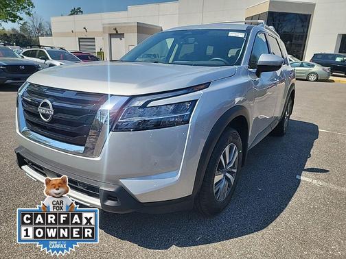 2024 Nissan Pathfinder SL FWD