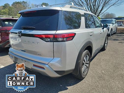 2024 Nissan Pathfinder SL FWD