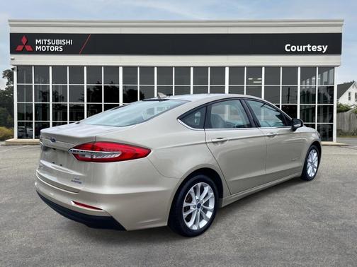 2019 Ford Fusion Hybrid SE