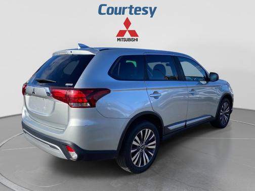 Alloy Silver Metallic 2020 Mitsubishi Outlander ES