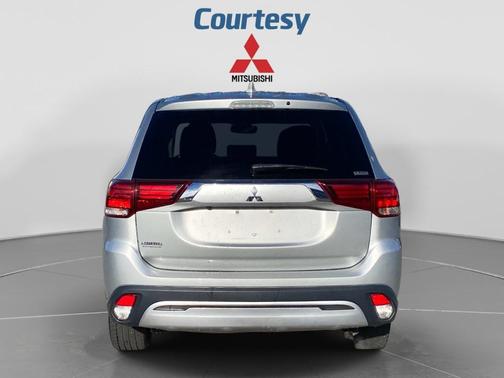 Alloy Silver Metallic 2020 Mitsubishi Outlander ES