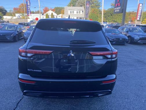 2022 Mitsubishi Outlander SE