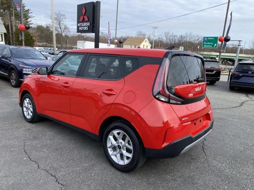 2024 Kia Soul LX