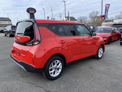 2024 Kia Soul LX