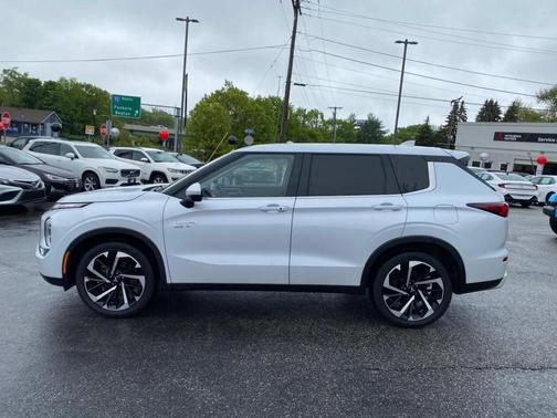 2023 Mitsubishi Outlander PHEV SE S-AWC